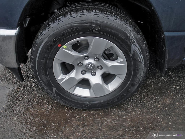 RAM 1500 PETROL