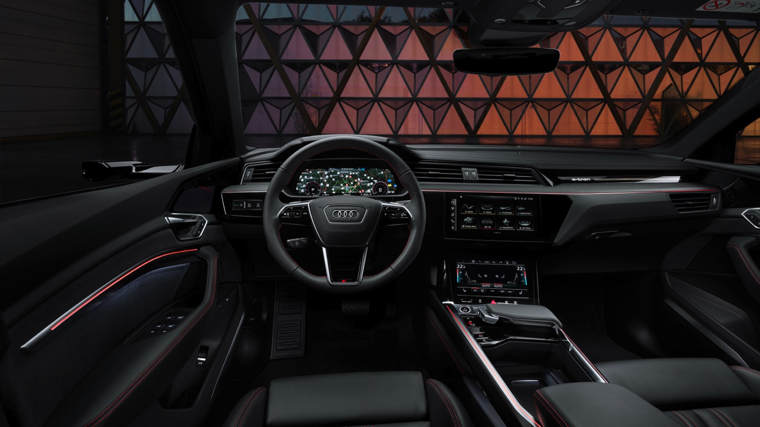 Audi Q8 e tron 55 quattro Pictures