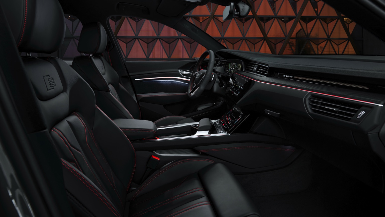 Audi SQ8 e tron Seating Capacity