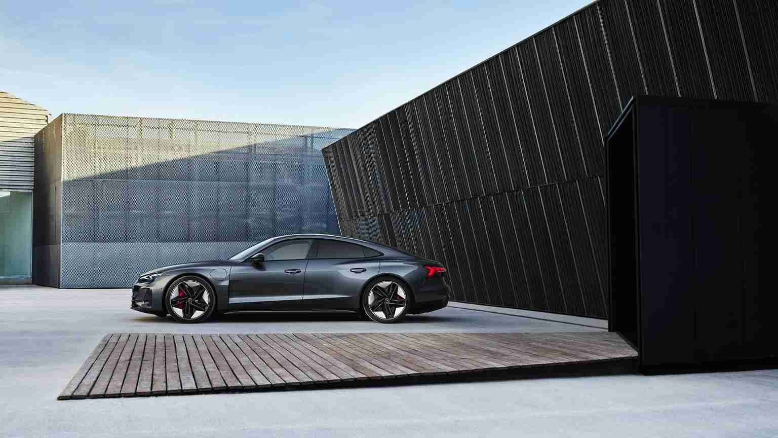 Audi e tron GT RS Dimensions