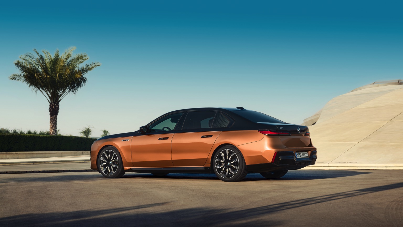 BMW i7 M70 xDrive Lease Details