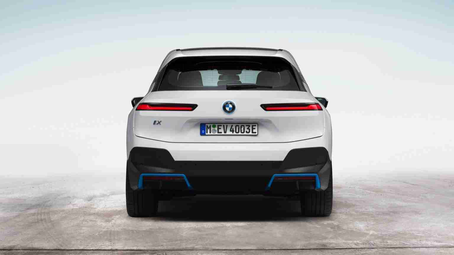 BMW iX xDrive40 Seating Capacity