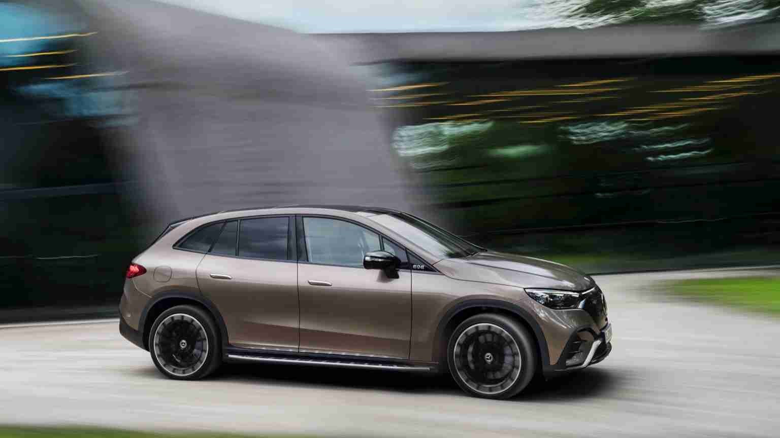 Mercedes EQE SUV 500 4MATIC Pictures