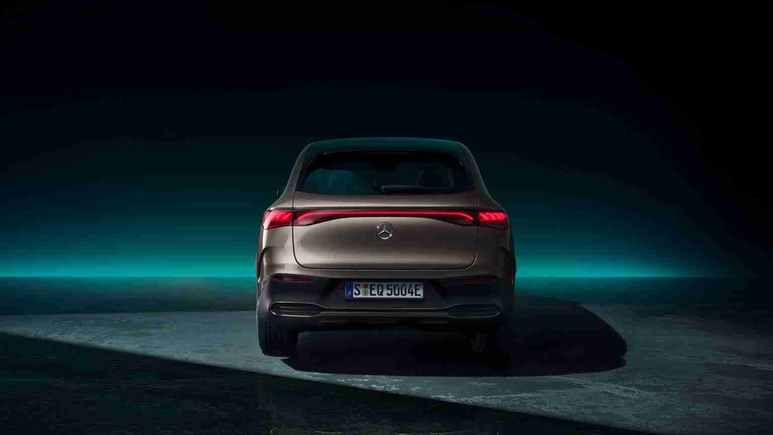Mercedes EQE SUV 350 4MATIC Pictures