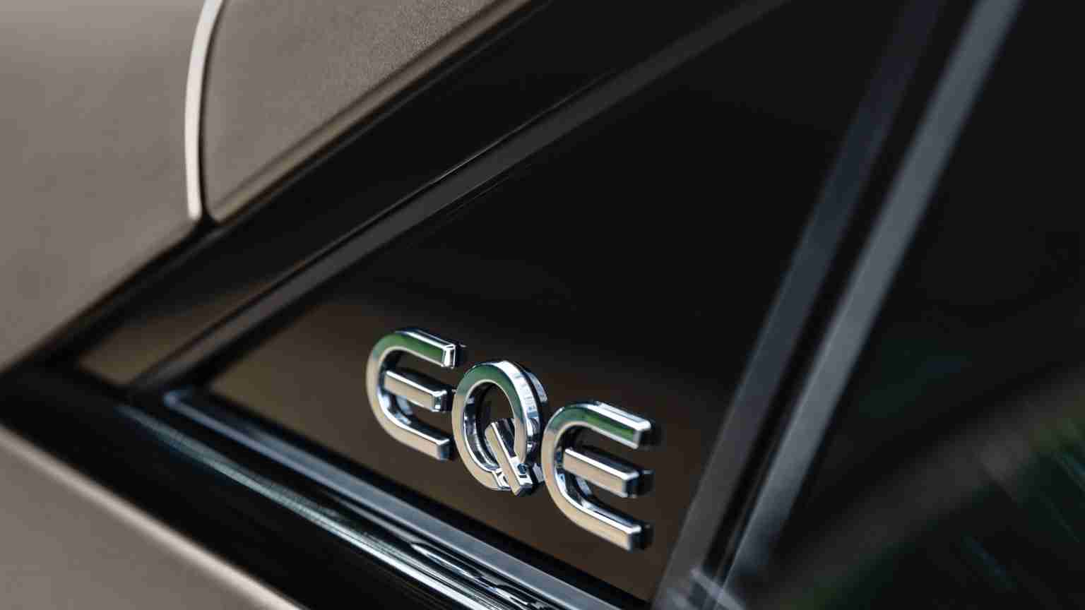 Mercedes EQE SUV 350plus Black (2)