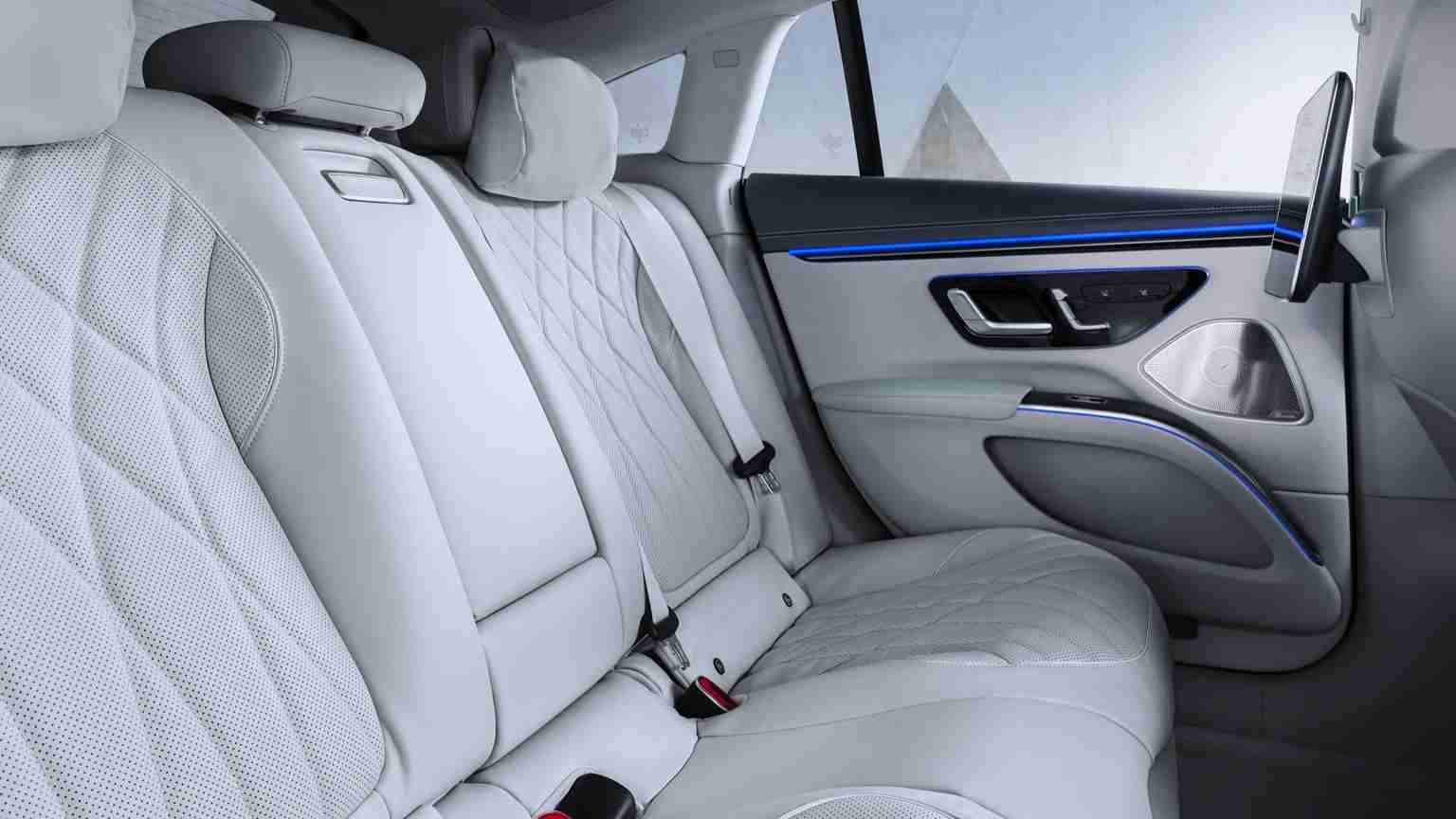 Mercedes EQS 450 4MATIC Seating Capacity
