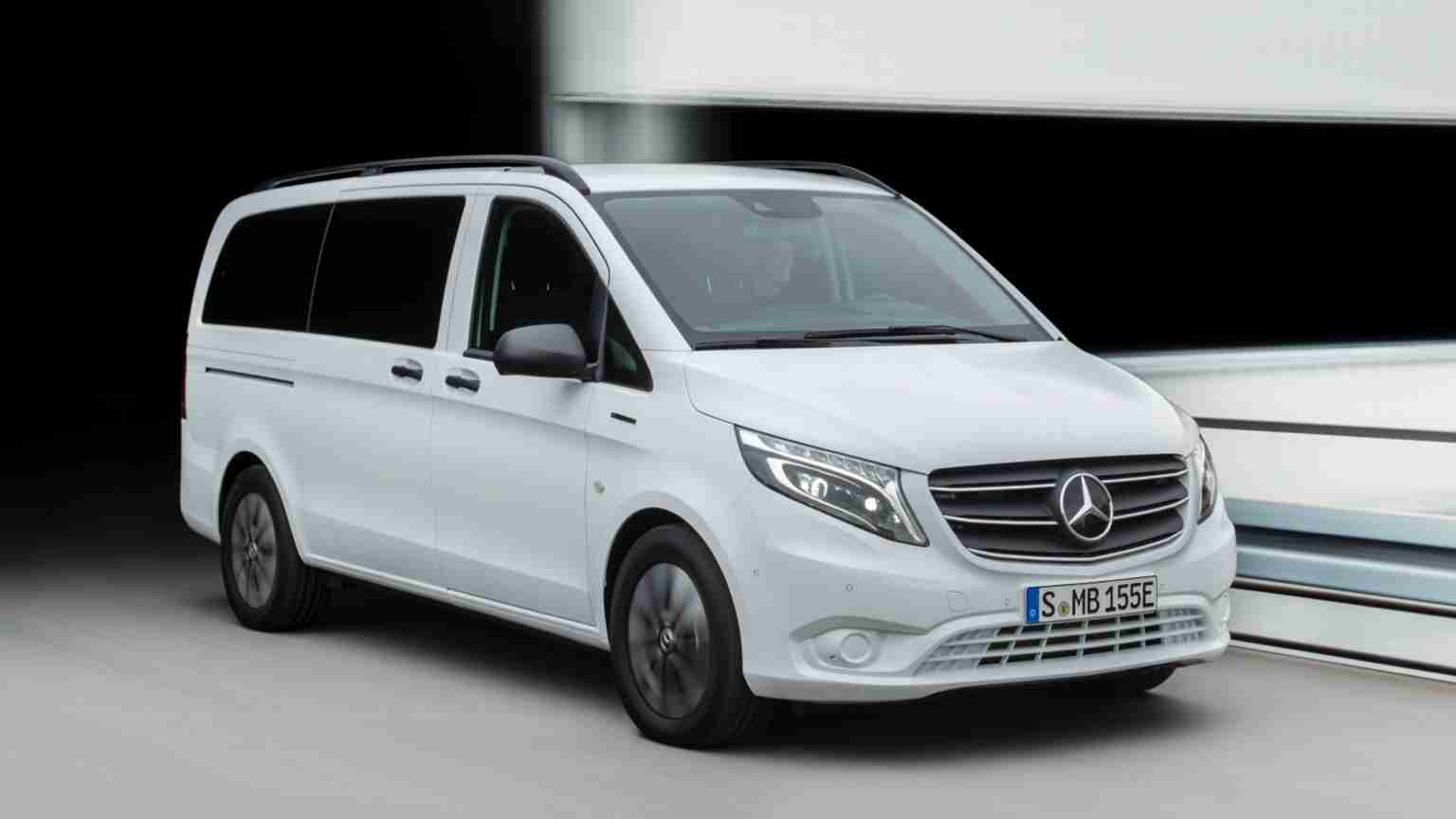 Mercedes eVito Tourer Extra Long 90 kWh Front Look