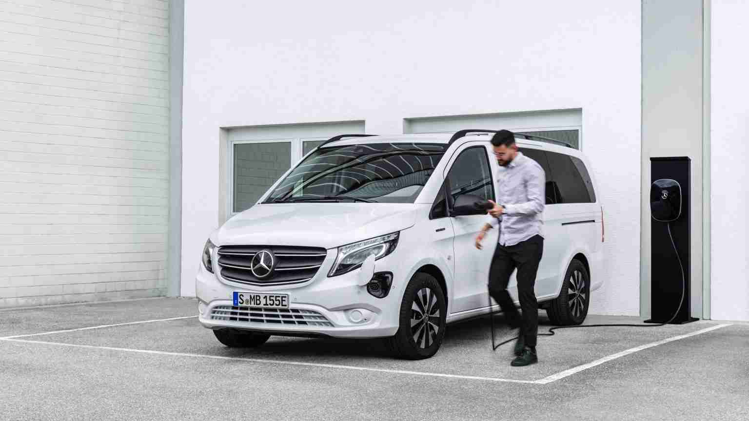 Mercedes eVito Tourer Extra Long 90 kWh White