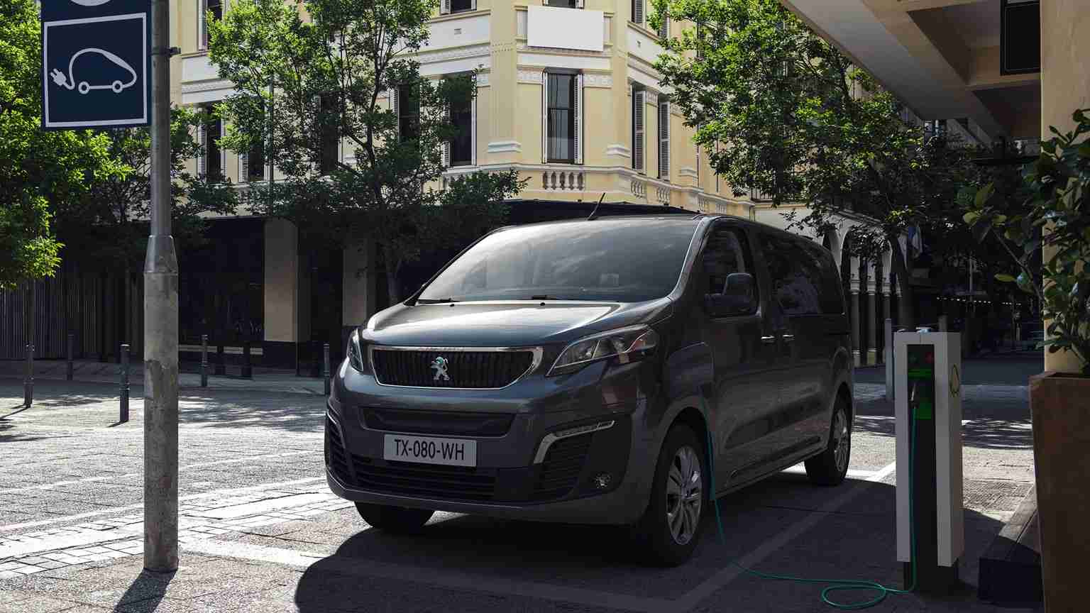 Peugeot e Traveller Standard 75 kWh Boot Space