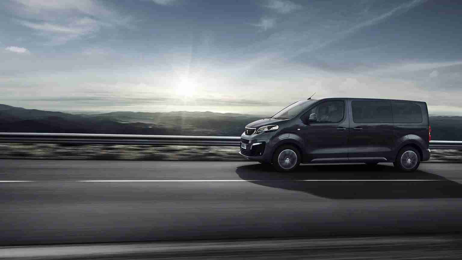 Peugeot e Traveller Long 75 kWh Interior