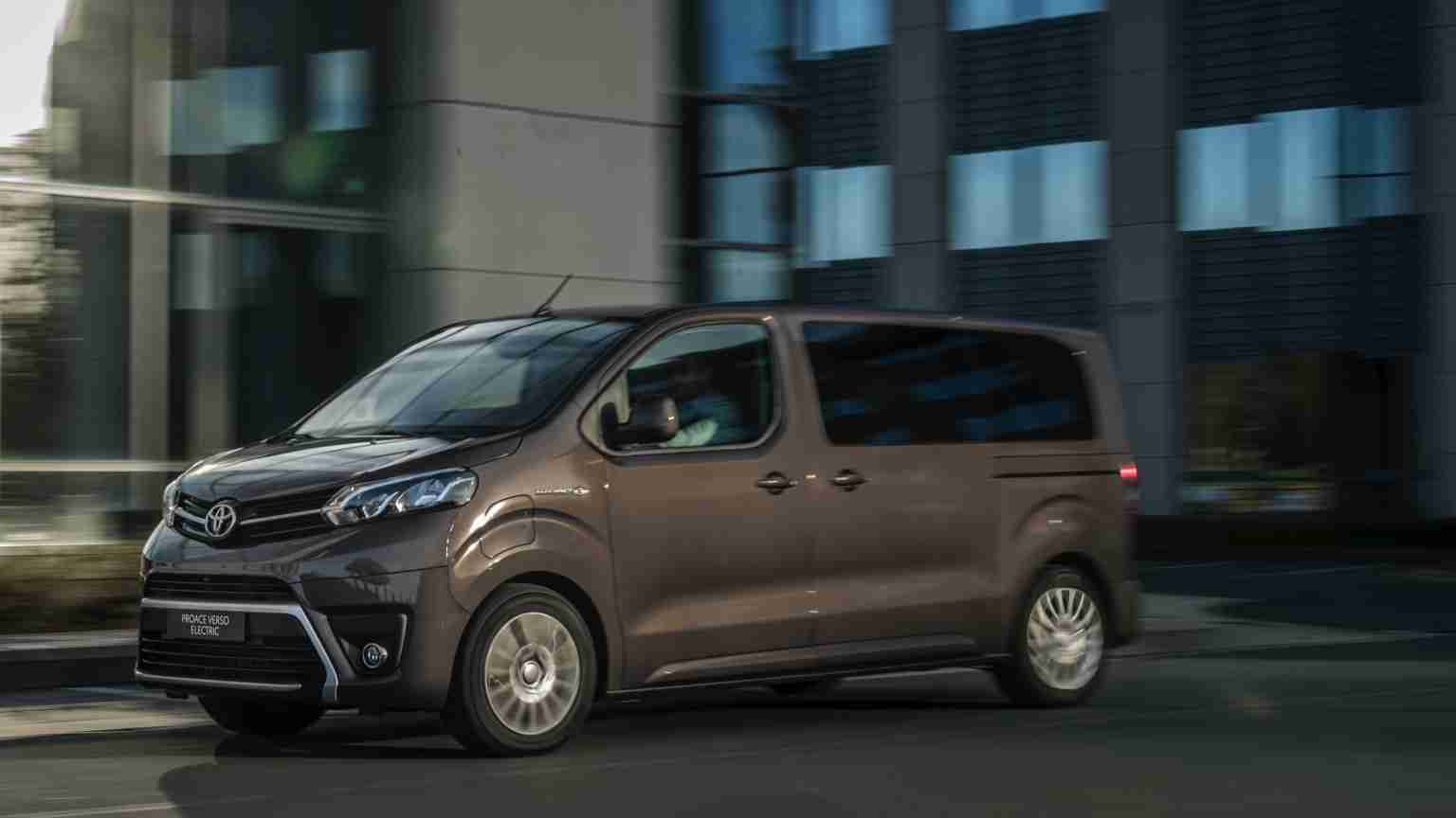 Toyota PROACE Shuttle L 50 kWh Safety