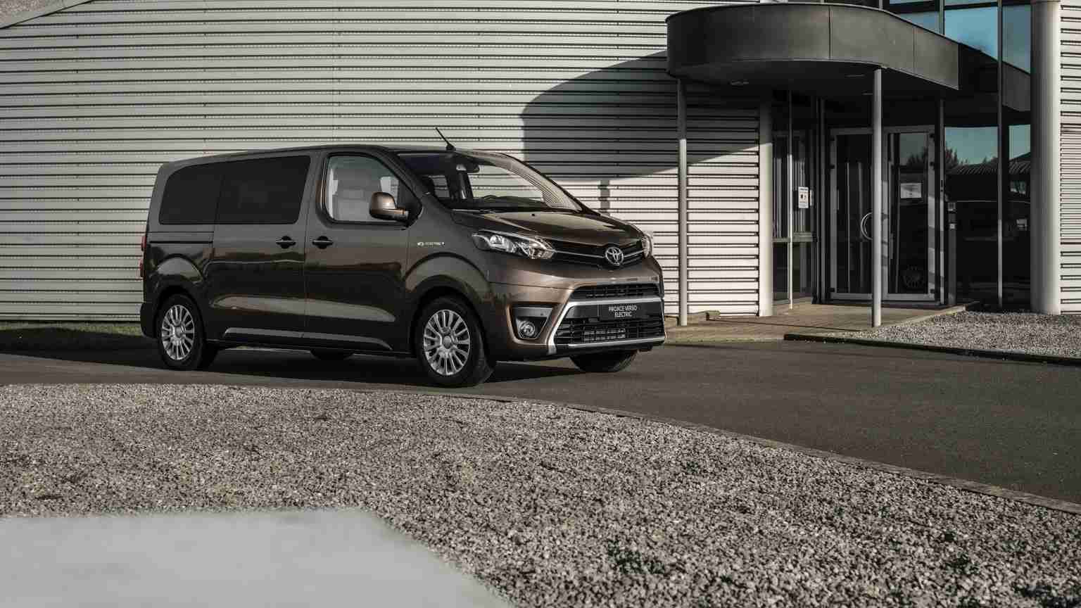 Toyota PROACE Shuttle L 50 kWh Lease Details