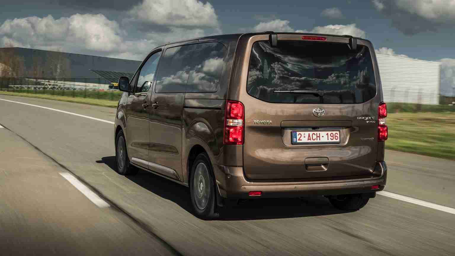 Toyota PROACE Verso M 75 kWh Lease