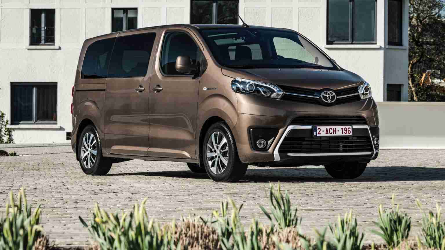 PROACE Verso L 75 kWh Toyota