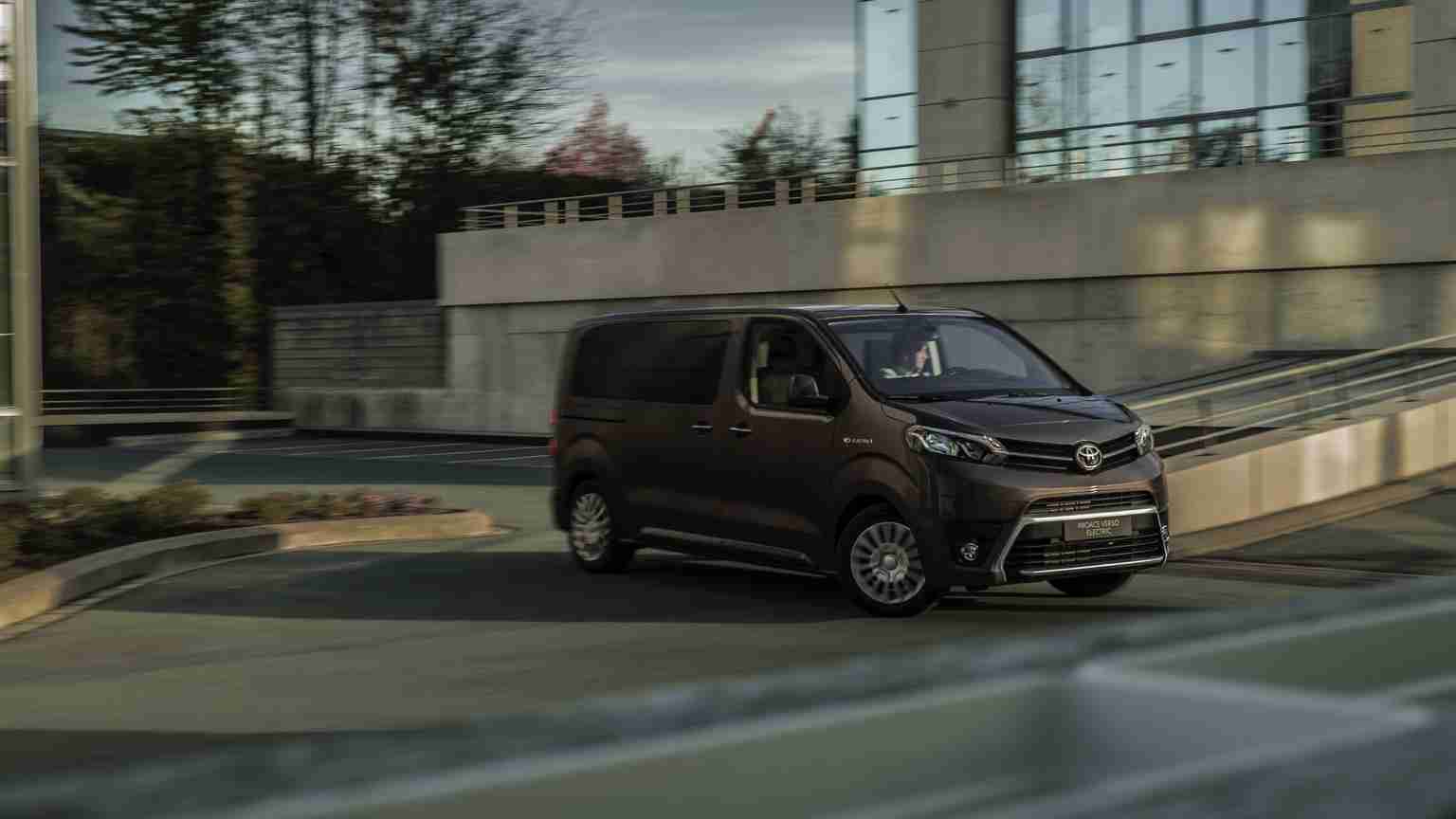 Toyota PROACE Verso M 75 kWh Colours