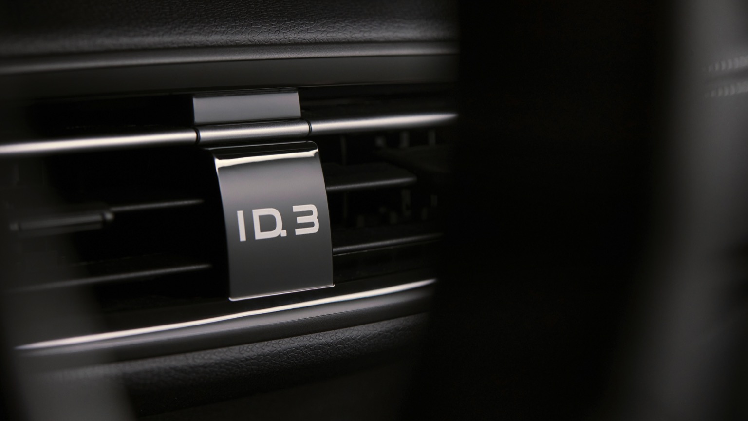 Volkswagen ID3 Pro S   4 Seats Mirrors