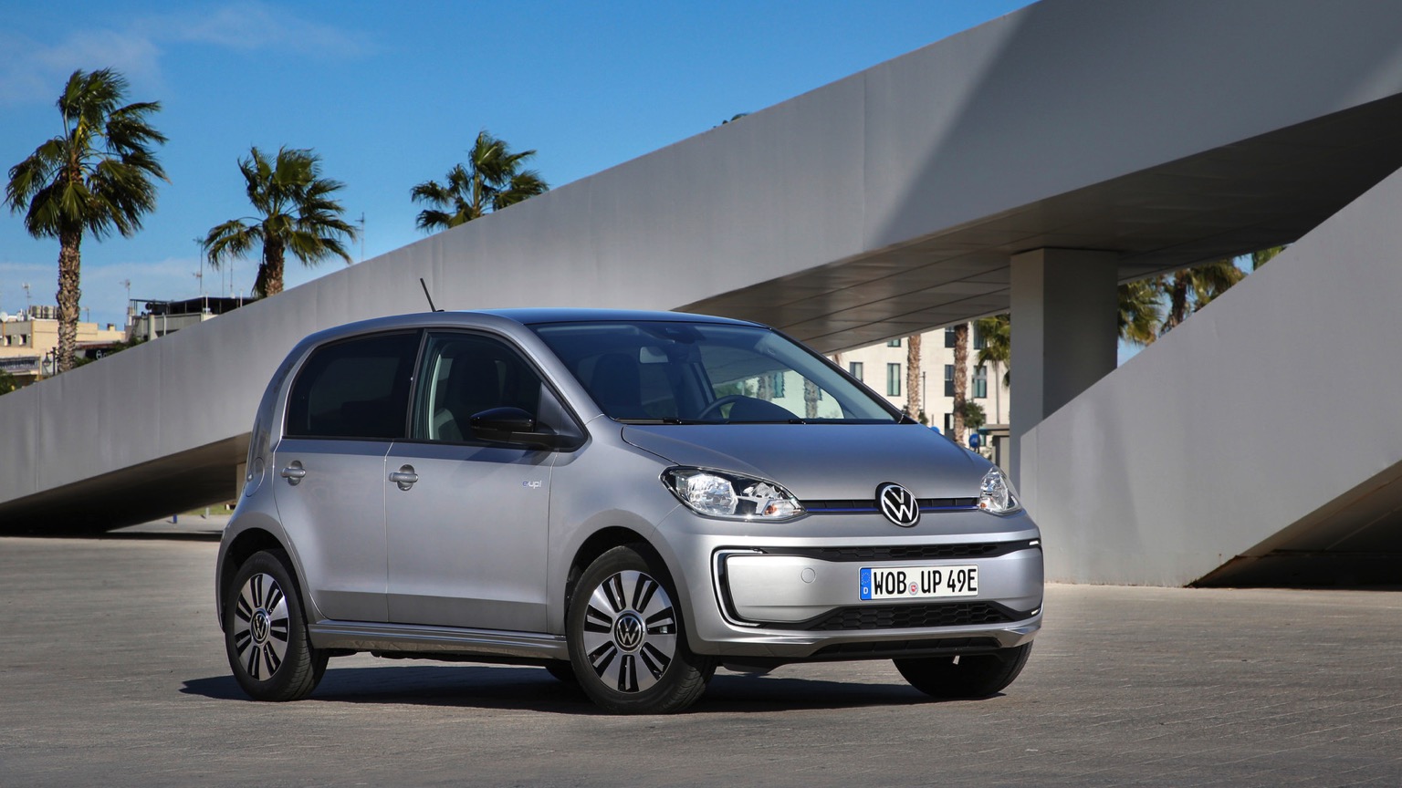 Volkswagen e Up Front Look