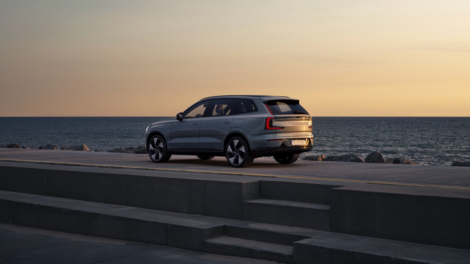 Volvo EX90 Twin Motor Performance Lease