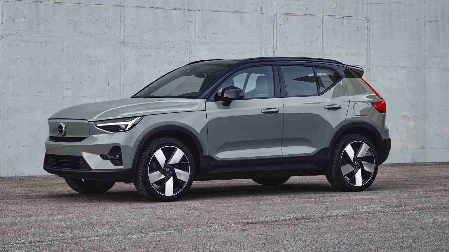 Volvo XC40 Recharge Pure Electric Mirrors