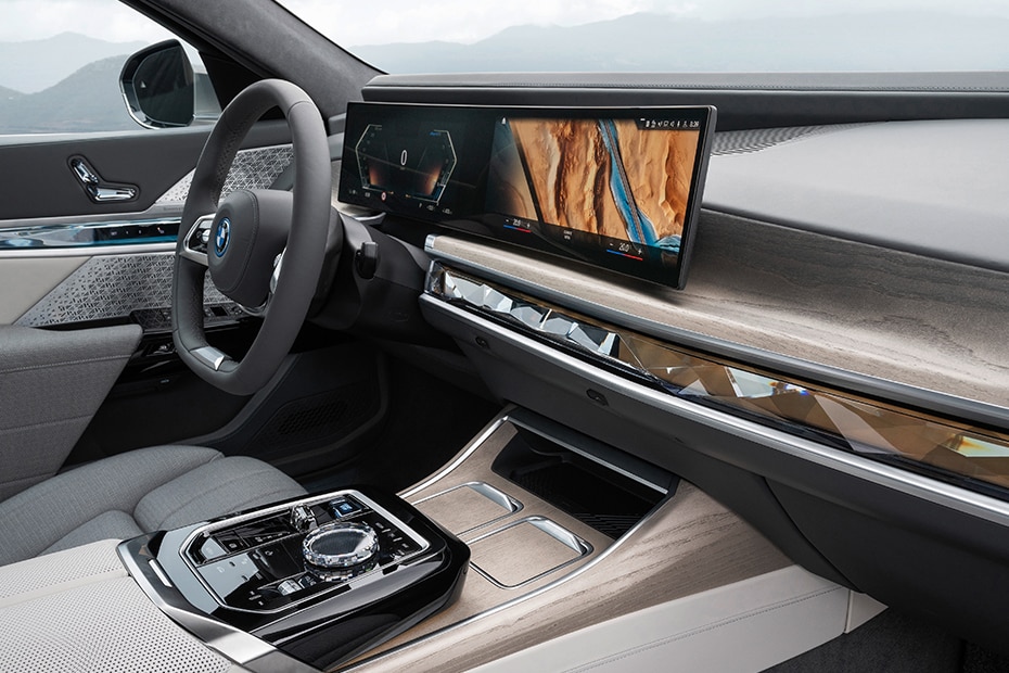 BMW i7 Pictures