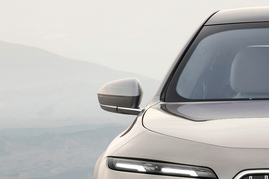 BMW i7 Front Look